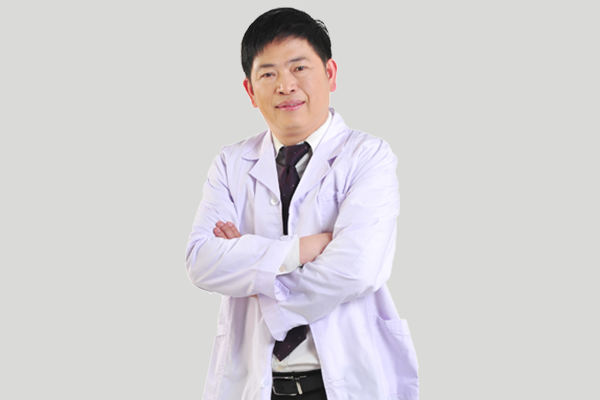 深圳植牙醫生推薦熊誌華